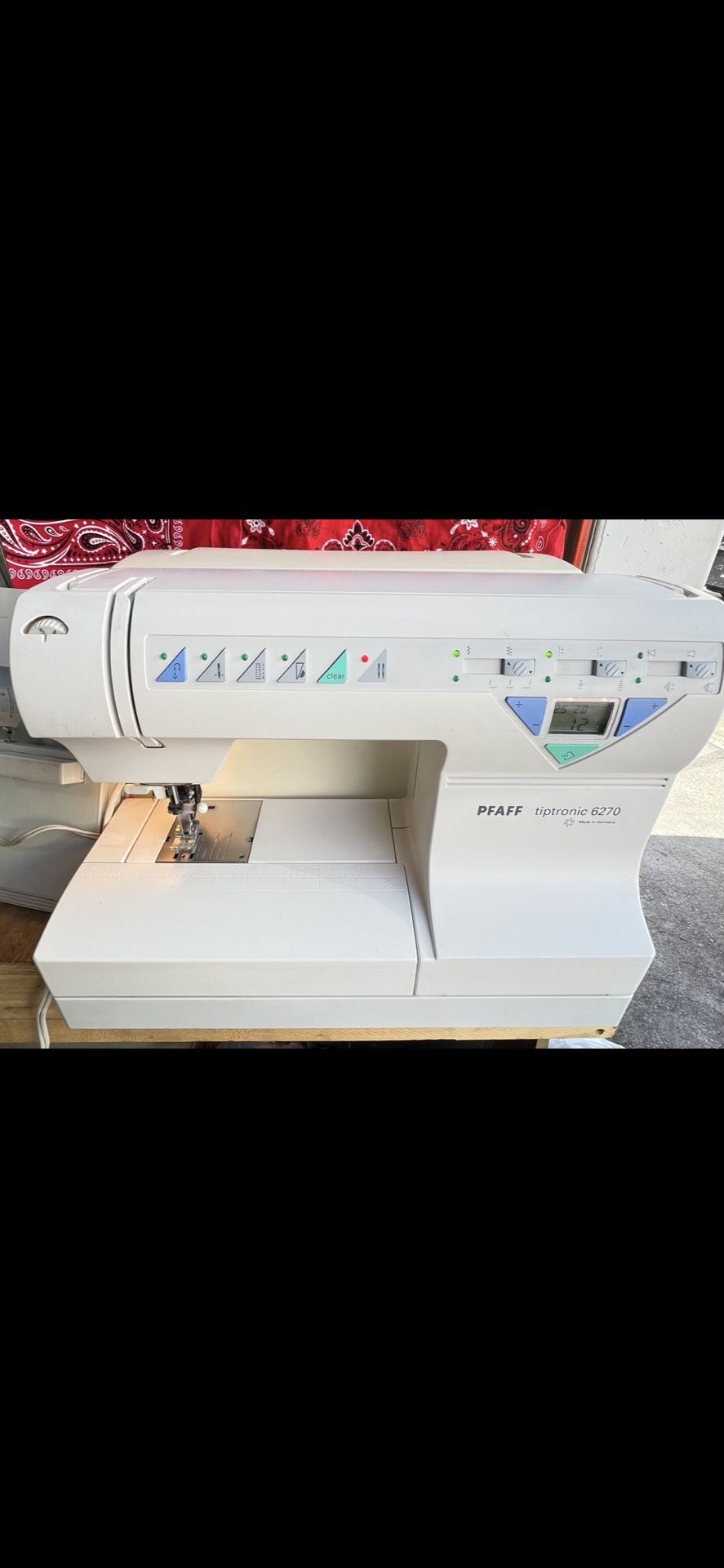 PFAFF 6270 TIPTRONIC WITH WALKING FOOT LIKE NEW