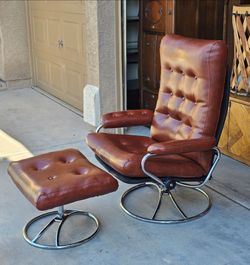 Mid Century Lounge Chair
