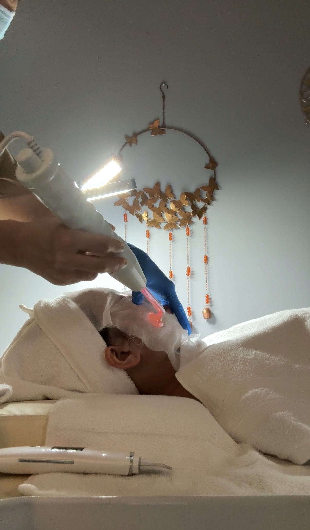 Professional Facials Treatment At Claremont