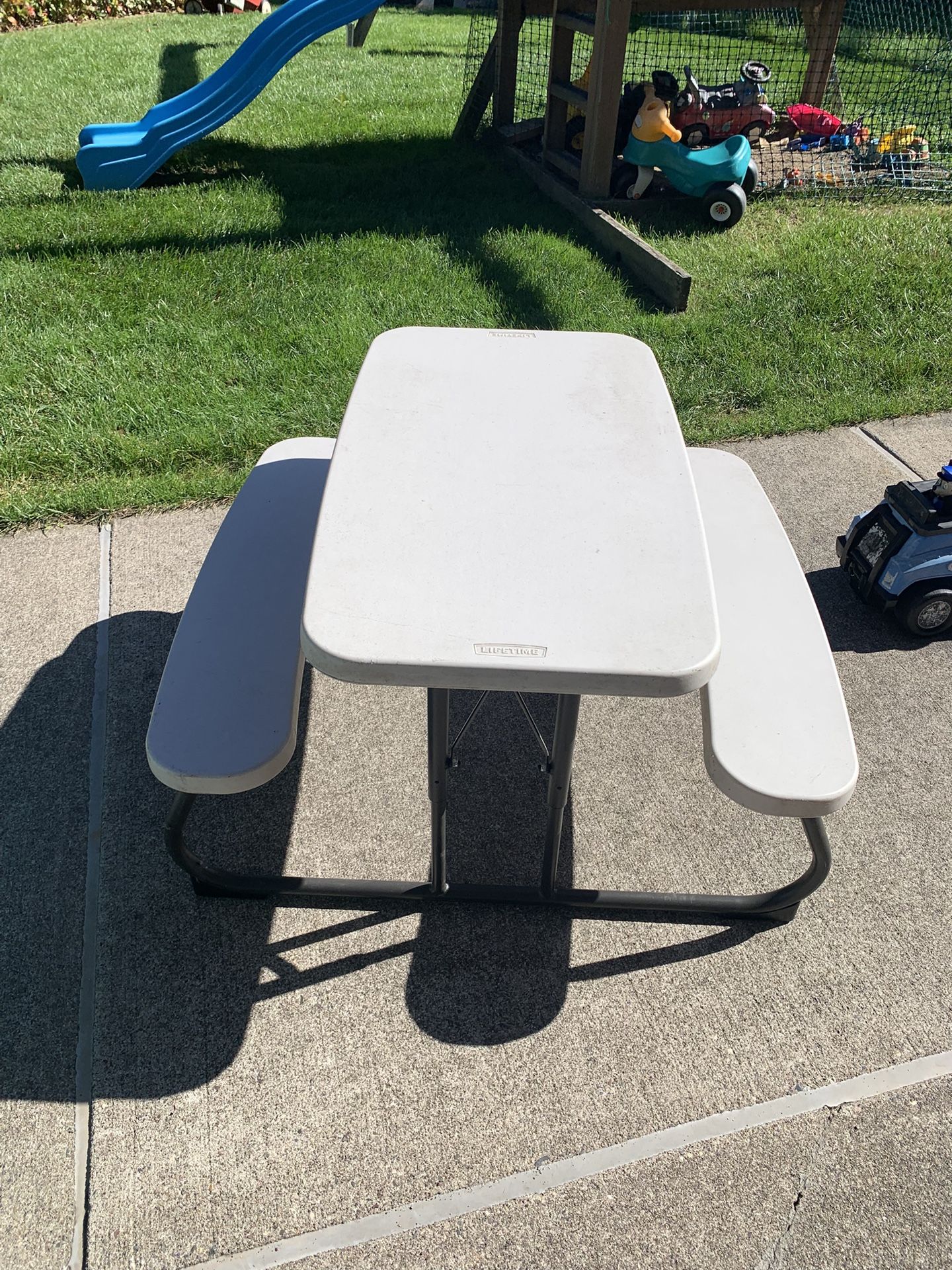 Lifetime kids picnic table