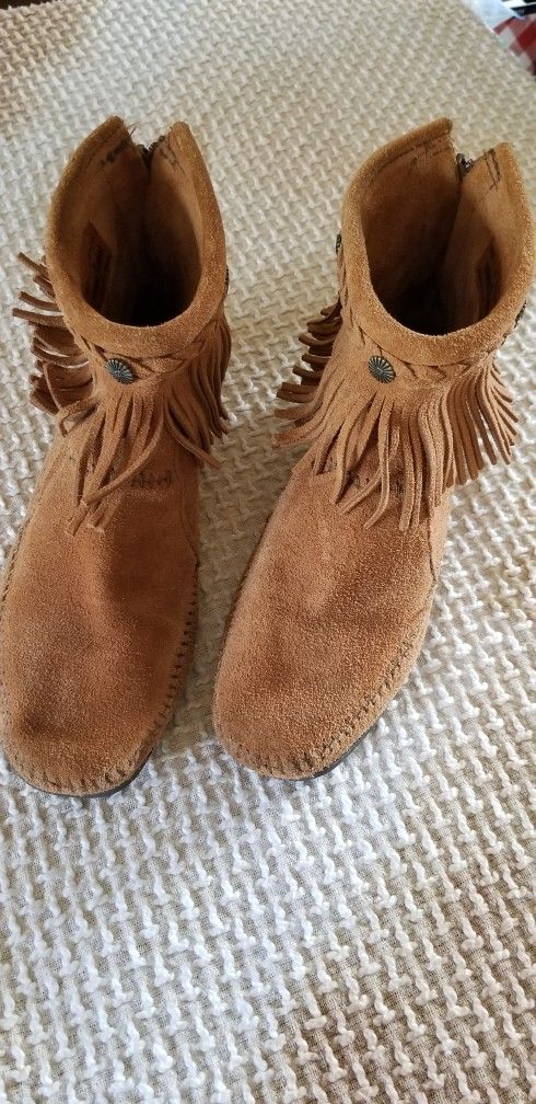 Women's Minnetonka Moccasins 