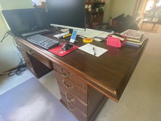 Free Large executive desk 72”L, 36”W, 29”H