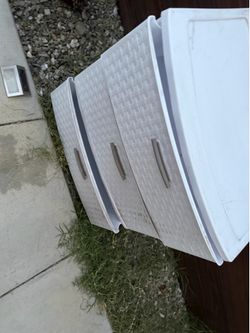 Plastic dresser