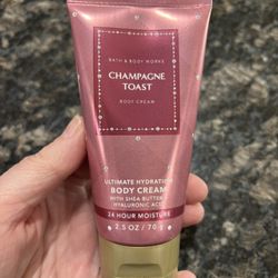 NEW BATH AND BODY WORKS CHAMPAGNE TOAST ULTIMATE HYDRATION BODY CREAM $5!