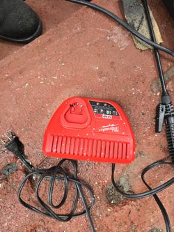Milwaukee 12 Volt Charger