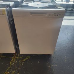 Amazing GE 24 Inch Front Controls Dishwasher White With Plastic Interior