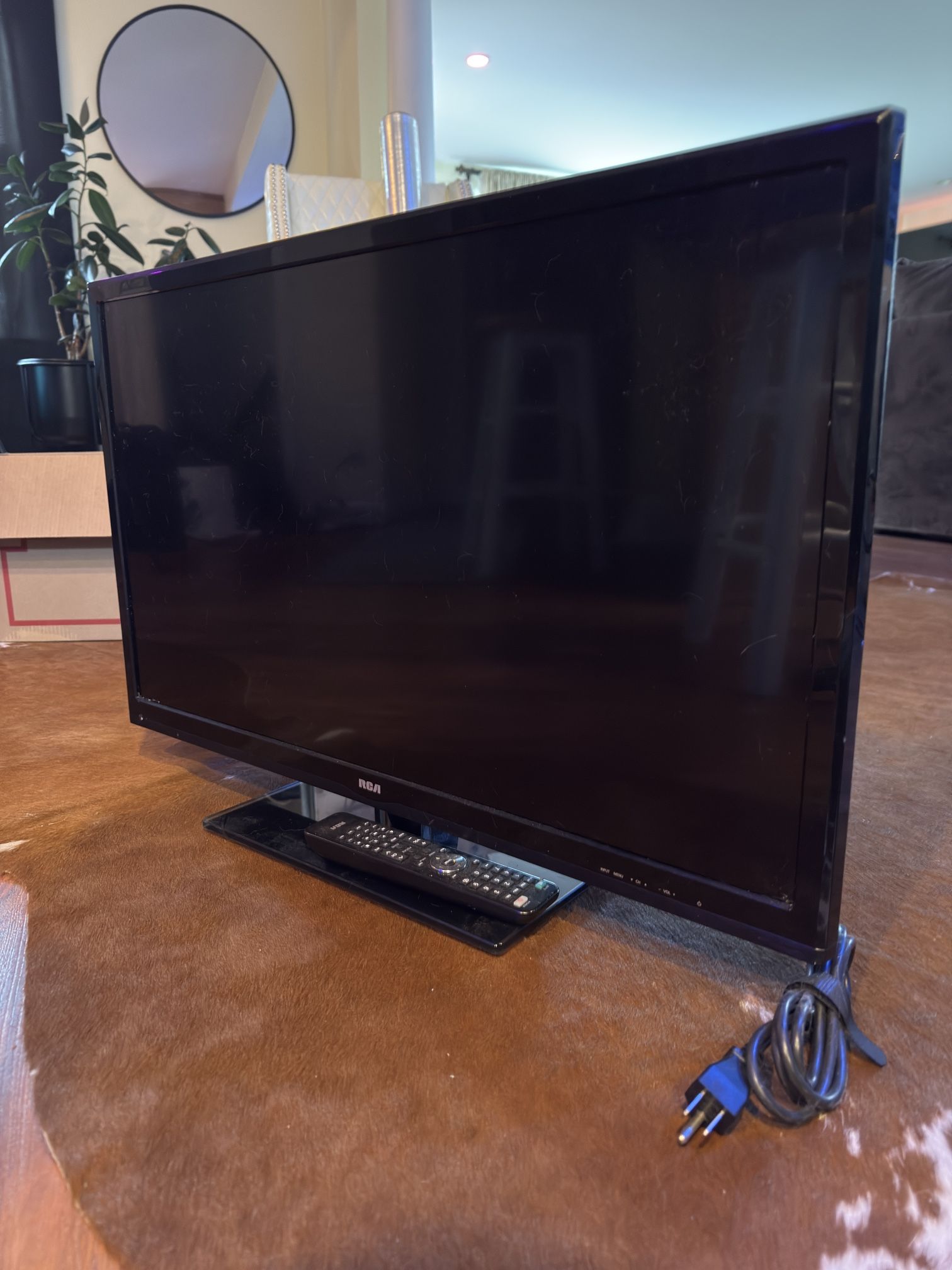32" TV