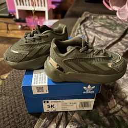 Brand New Toddler Adidas Shoes Size 5