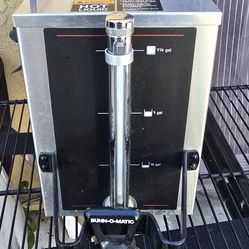 Bunn Model 1.5GPR-FF Coffee Server is a top handle coffee