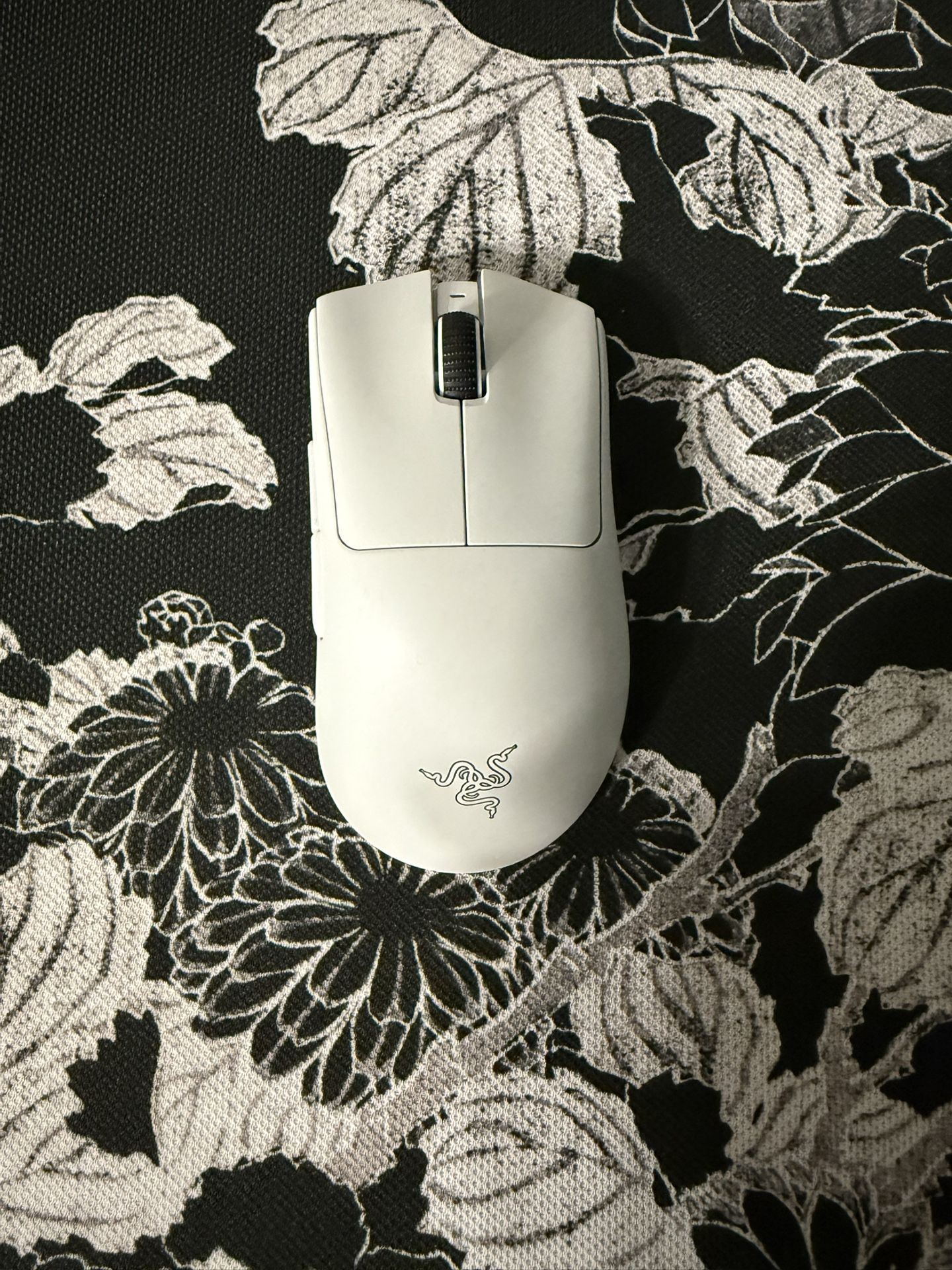 Razer - DeathAdder V3 Pro Lightweight Optical Gaming Mouse with 90 Hour Battery