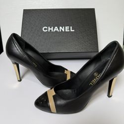 Chanel Beige and Black Leather CC Cap Toe Pumps Size 34.5