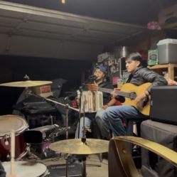 Acordeo, Bajosexto, Y Bateria