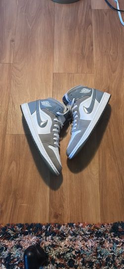 Jordan 1 mid