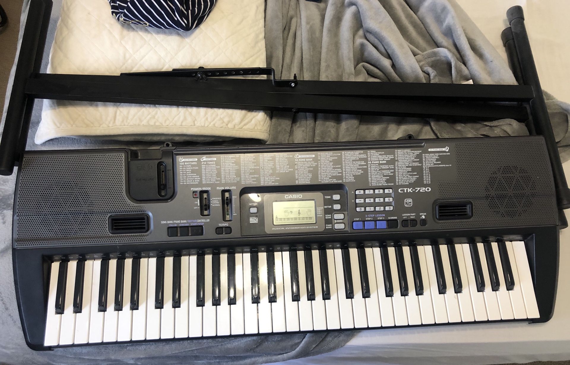 Casio CTK-729 Keyboard