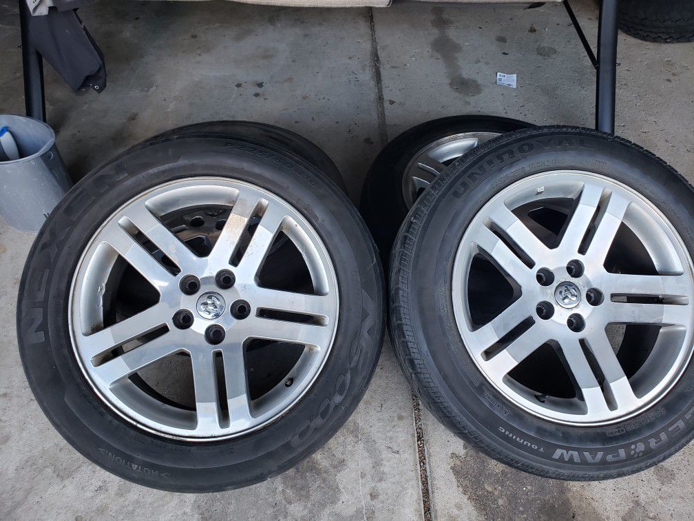 Dodge charger rt rims and tires 18"