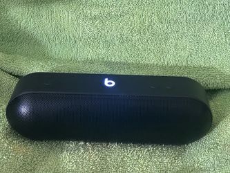 Beats by Dre  Beats  Pill Plus Bluetooth speaker great condition