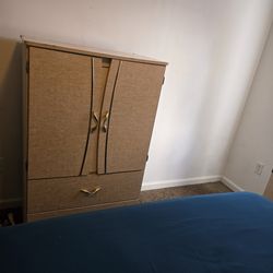 Use queen bedroom set $500