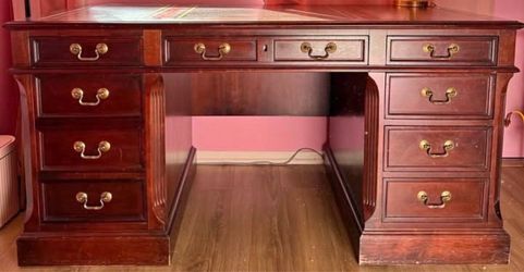 Mahogany Executive Pedestal Desk with Leather Top