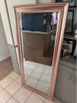 Pink mirror