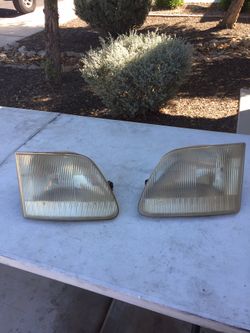 Stock 97-03 f150 headlights with bulbs