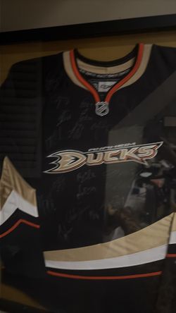 Team signed Anaheim ducks jersey framed