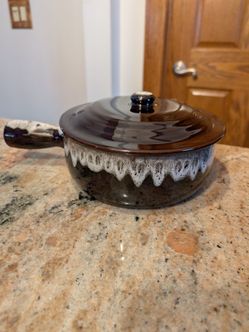 Vintage pottery crock pot or serving pot