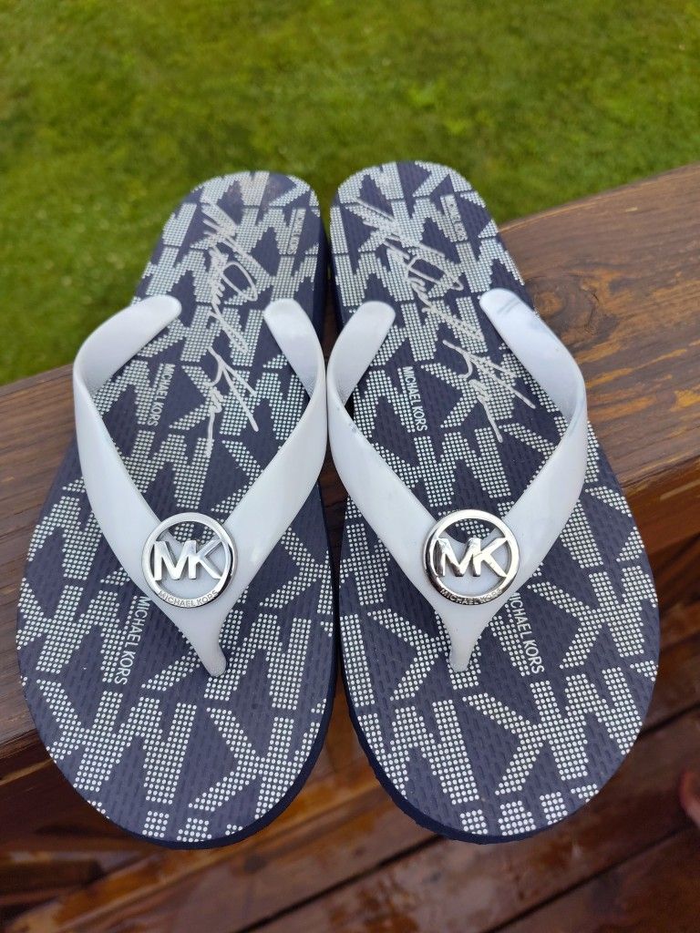 MICHAEL KORS FLIP FLOPS