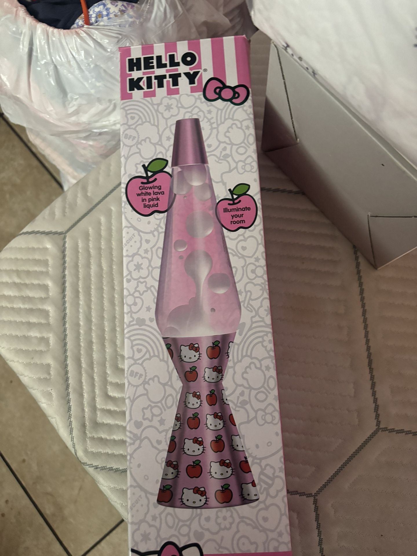 hello kitty lava lamp