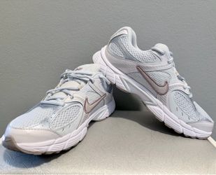 Nike V5 RNR Women’s size 8