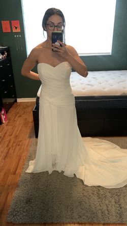 Ivory Strapless Wedding Dress
