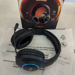 Brand new wireless gaming headset for PS4 PS5 and PC
