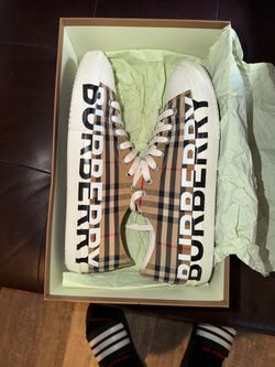 Burberry larkhall