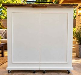 Bar for wedding and party.