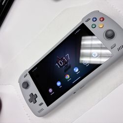 AYN Odin 2 Pro - 256GB + Carrying Case