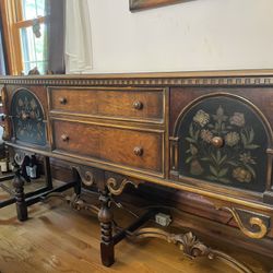Antique Dining Room Set. 