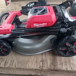 Milwaukee M18 FUEL 21" Self-Propelled Dual Battery Mower Kit