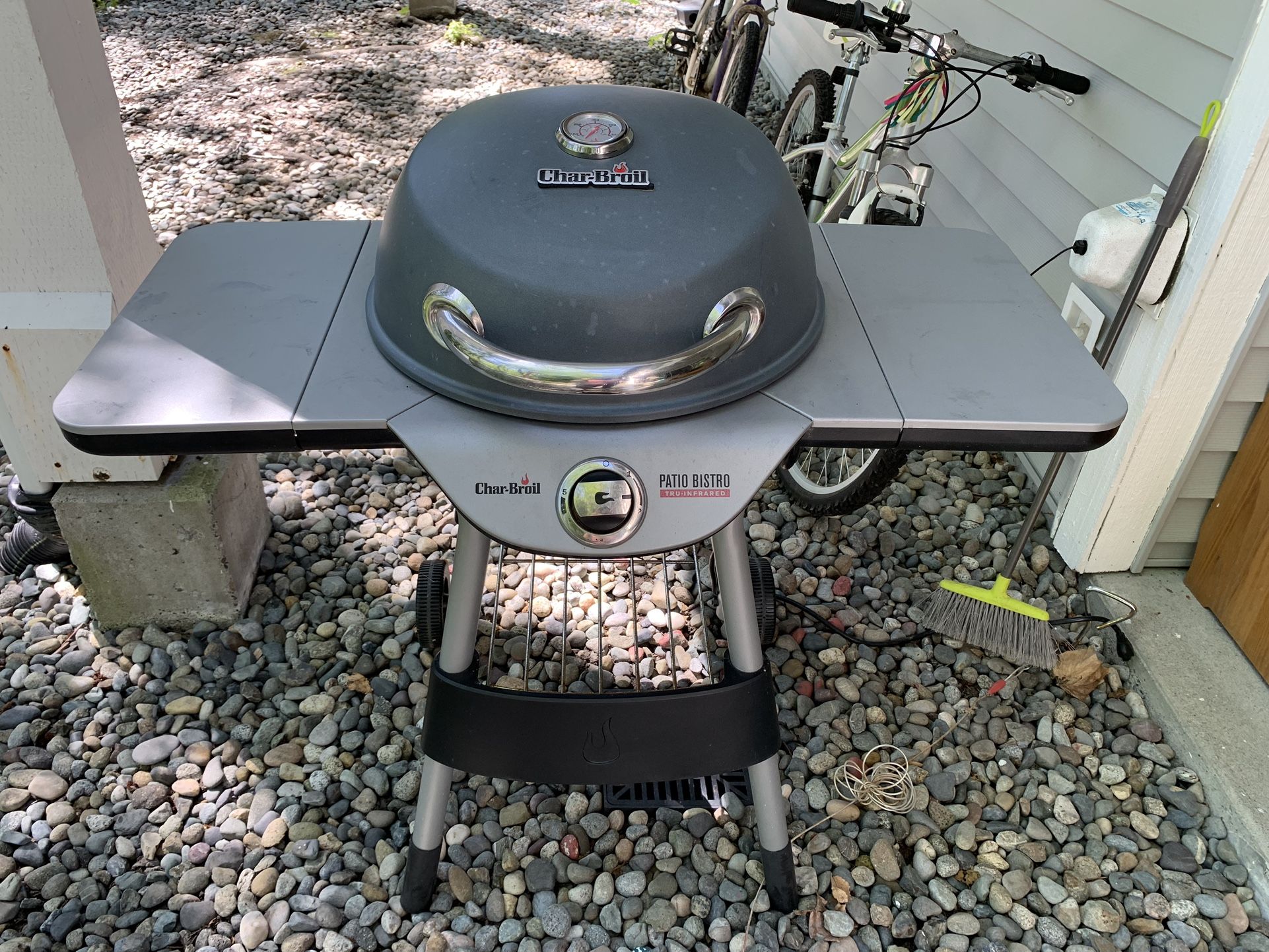 Char-Broil Patio Bistro 1750-Watt Graphite Infrared Electric Grill Cash Only Please