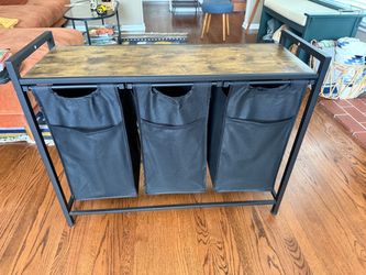 Laundry hamper