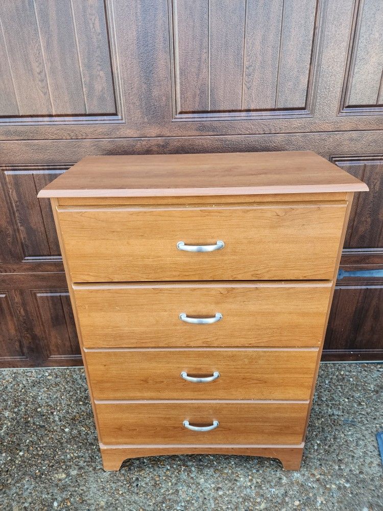 *** 4 DRAWER BEDROOM CHEST ***