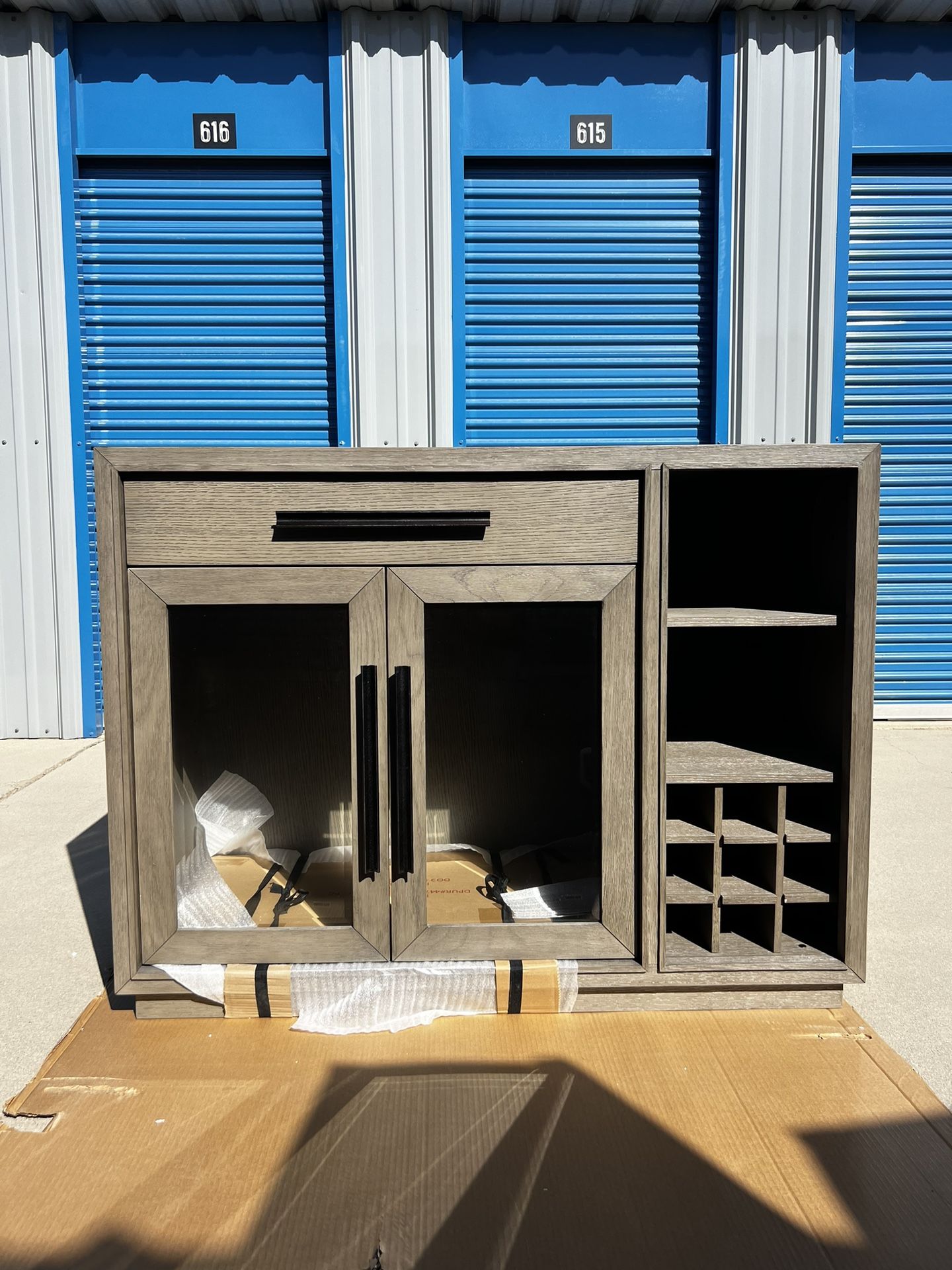 Brand New.🍷 Server. Retails Over $1200. Our Price $595