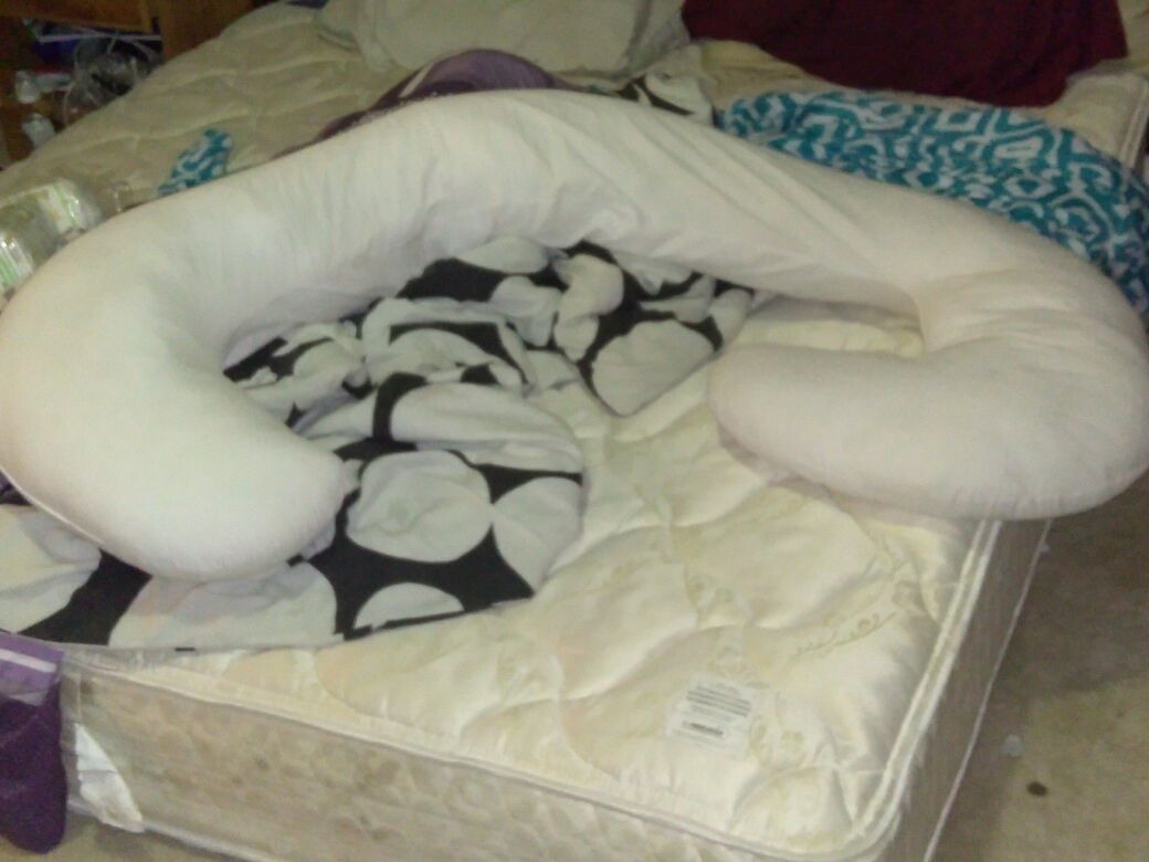 Pregnancy pillow
