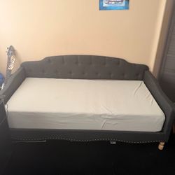 Twin Day Bed with Mattress