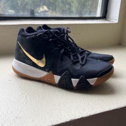 Nike Basketball Kyrie 4s Size 10