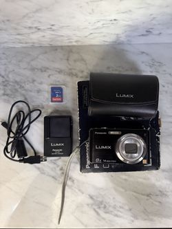 Panasonic DMC-FH20 Camera