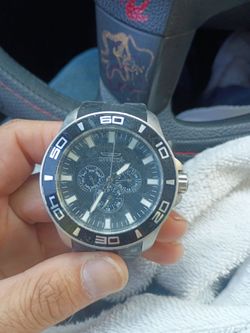 Invicta's men watch black and silver