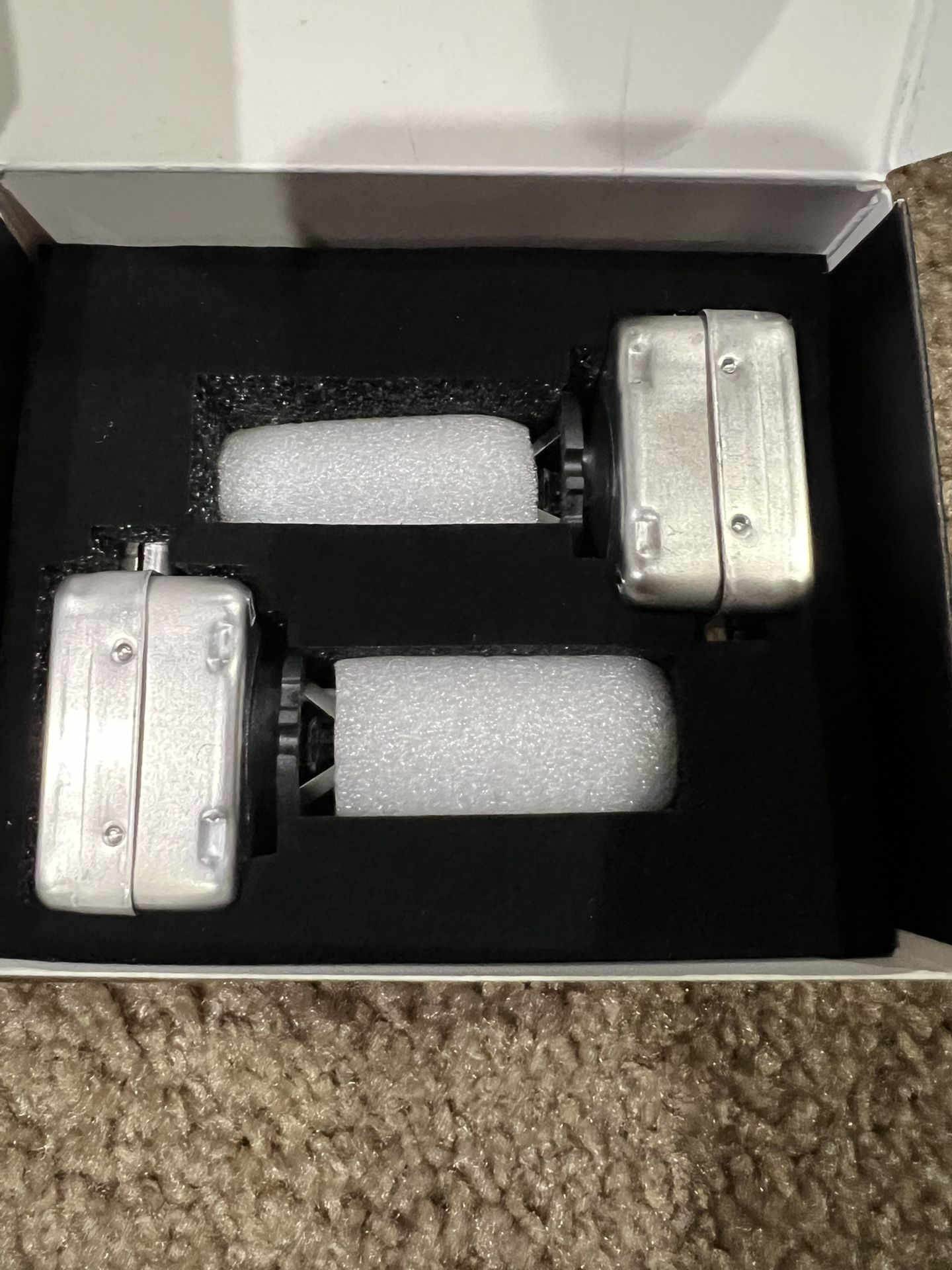 Set Of D1S D1R HID bulbs 6k Bright White 6000k