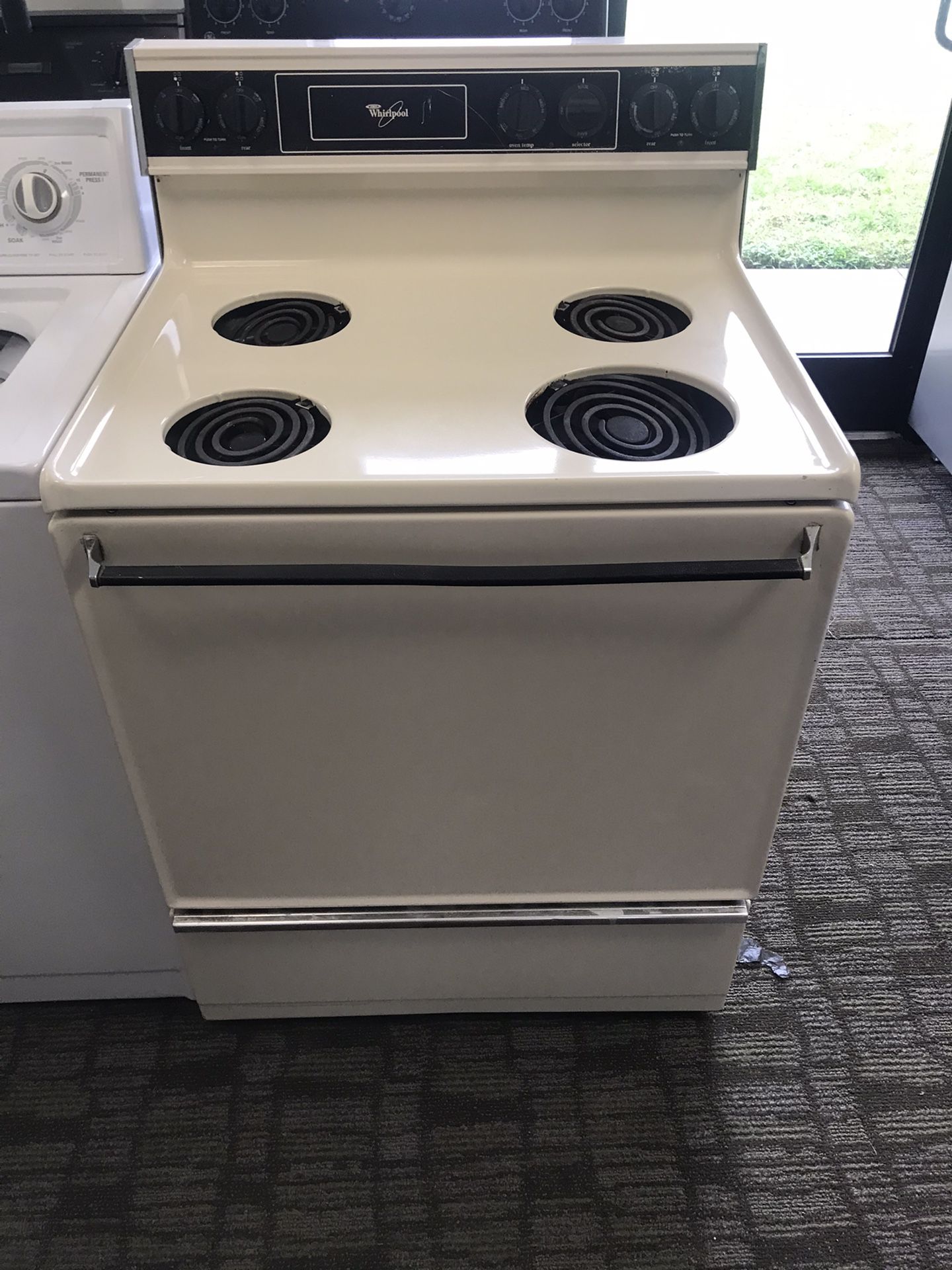 USED WHIRLPOOL OFF WHITE ELECTRIC STOVE OVEN COMES WITH 60 DAY WARRANTY