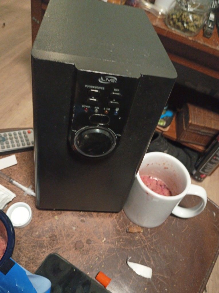 ILIVE IPHONE SPEAKER CHARGER