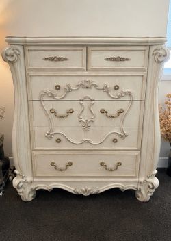 Acme Dresser