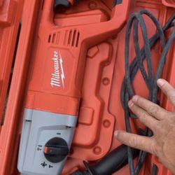 Milwaukee 1in Sds Rotary Hammer 